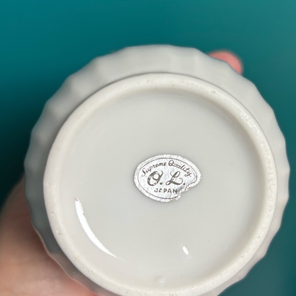 Supreme White Ceramic Base Cream and Sugar Set Vintage - Picture 5 of 6